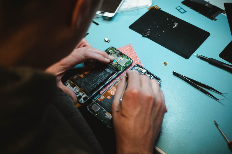 Repairing vs Refurbished Smartphones